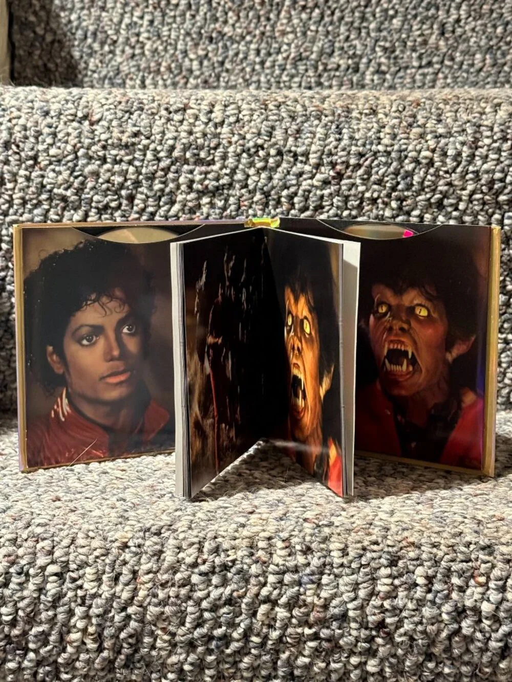 Michael Jackson Thriller 25 25th Anniversary Edition Zombie CD/DVD + Booklet